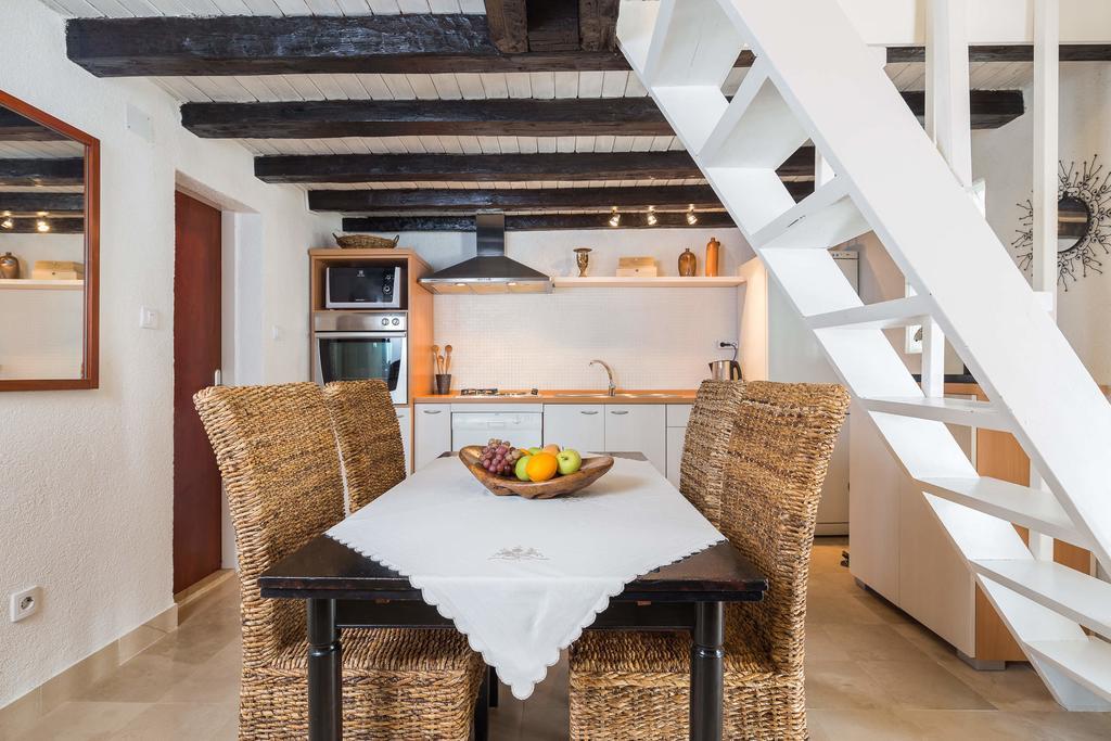 Holiday Home Zlatni San - Private Heated Pool Bol Room photo