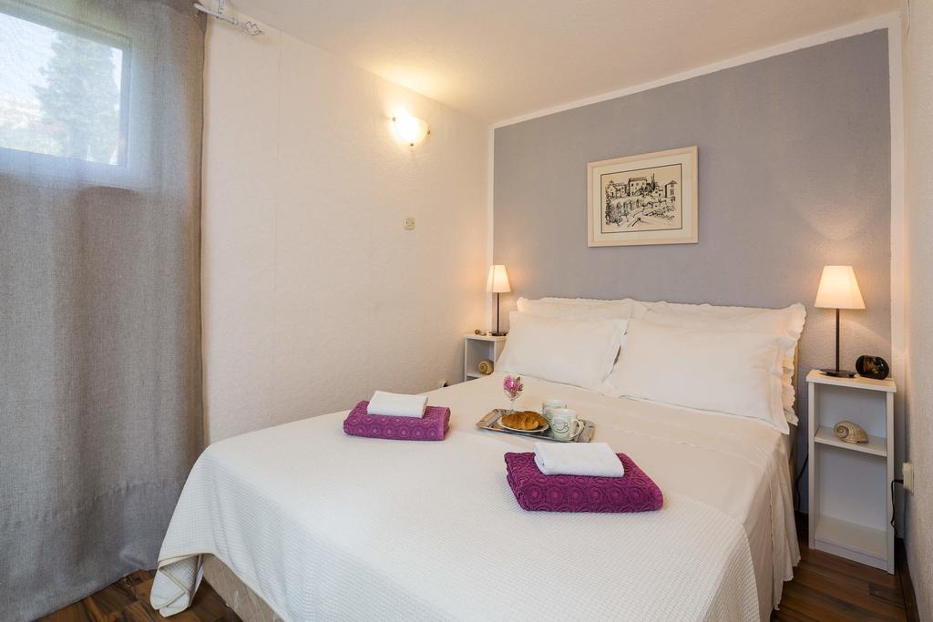 Holiday Home Zlatni San - Private Heated Pool Bol Room photo